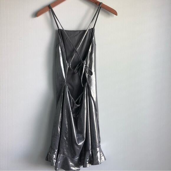 🆕 About Us silver Darlah dress NWT cross cross tie back low back ruffle hem - Picture 5 of 13